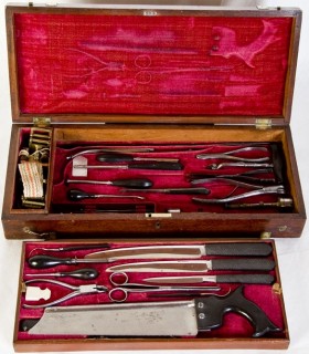 An image of the surgeon's kit used by Dr Everard on board the Africaine, 1836.